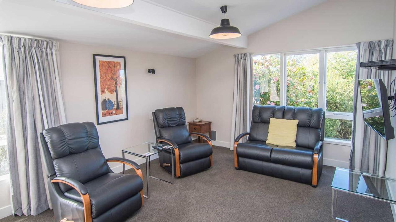 Cedar Lodge Motel Тимару Экстерьер фото